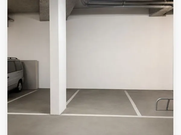 À LOUER - PLACE DE PARKING SÉCURISÉE - PARIS 18e