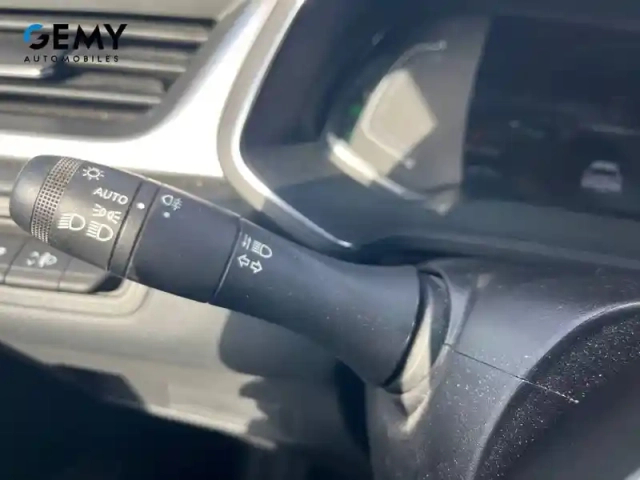 Renault Captur e-tech 145 - 21 — photo 16