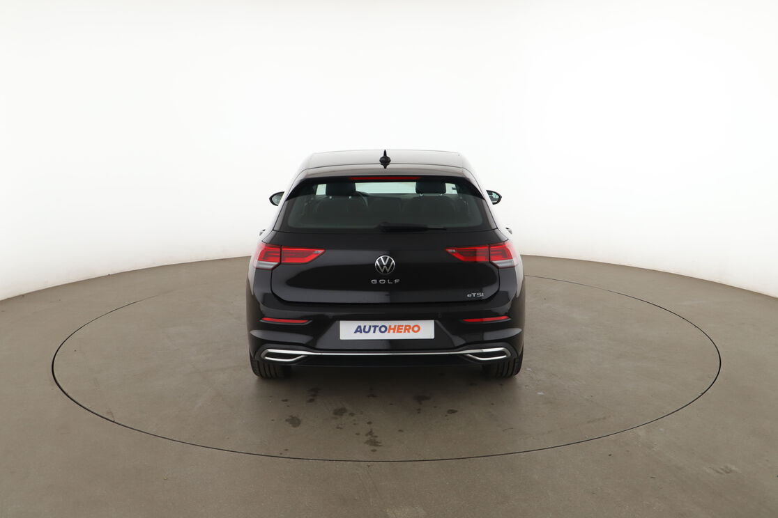 Volkswagen Golf VIII 1.5 eTSI OPF Style DSG7 — photo 4