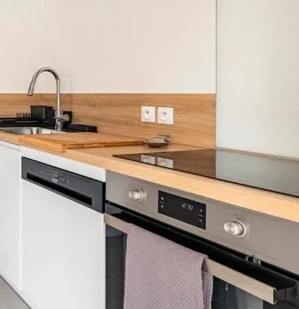 Spacieux T2 remis à neuf doté d'une terrasse tranquille