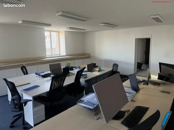 Local professionnel polyvalent - 154 m² - Aussillon