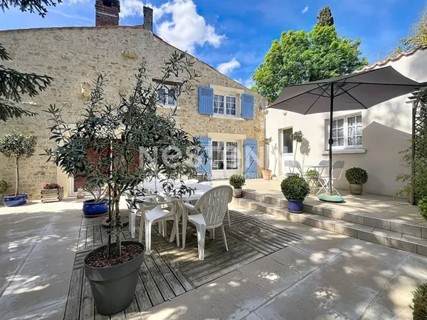 Charmante maison traditionnelle à vendre à Pissotte - 4 pièces, 140 m²