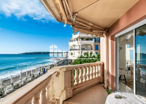 Victoria palace menton 3 pieces en front de mer, terrasse et balcon, exposition sud/ouest
