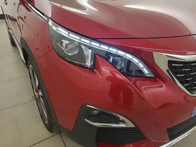 Peugeot 3008 hybrid4 300 e-eat8 — photo 16