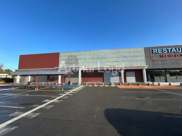 Local commercial 2300 m²