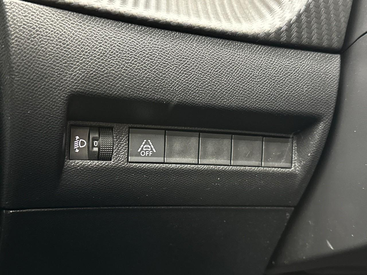 Peugeot 208 puretech 100 s&s bvm6 style — photo 16