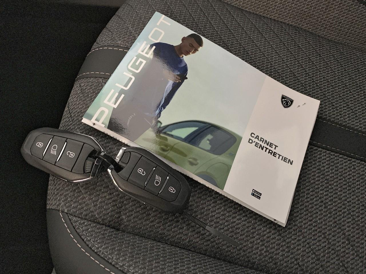 Peugeot 2008 hybrid 145 ch e-dcs6 allure — photo 18