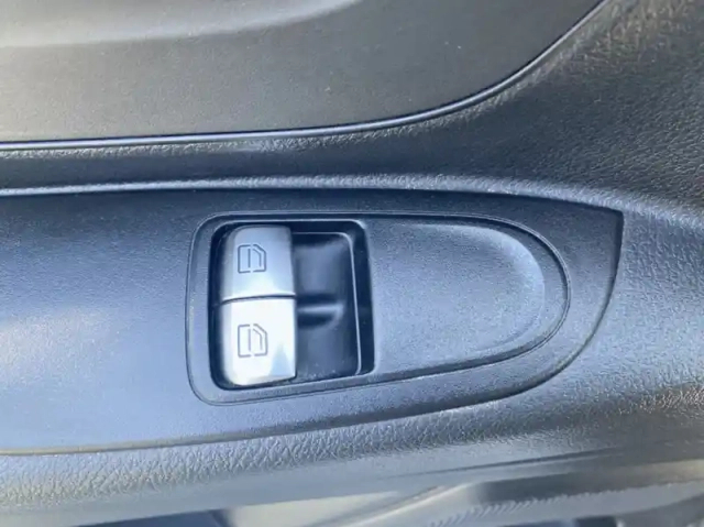 Mercedes Vito fourgon fg 111 cdi compact e6 — photo 6