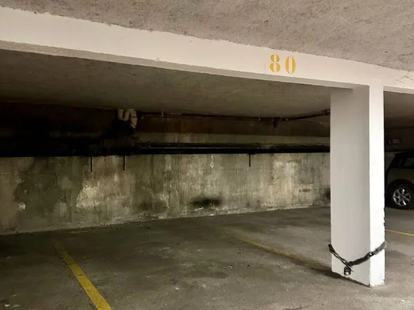 Parking 12 m²