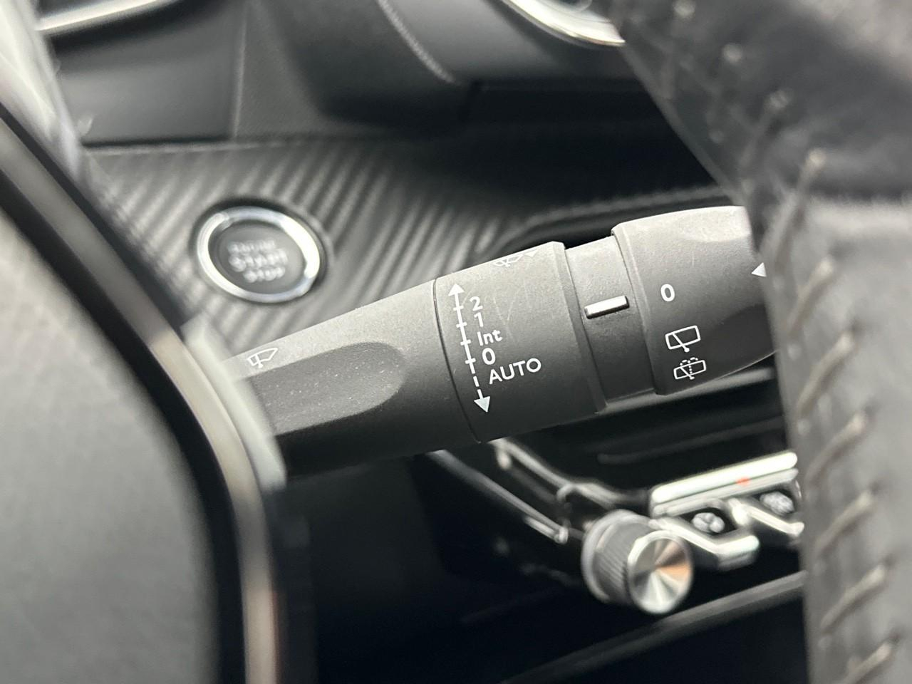 Peugeot 2008 puretech 100 s&s bvm6 allure — photo 18