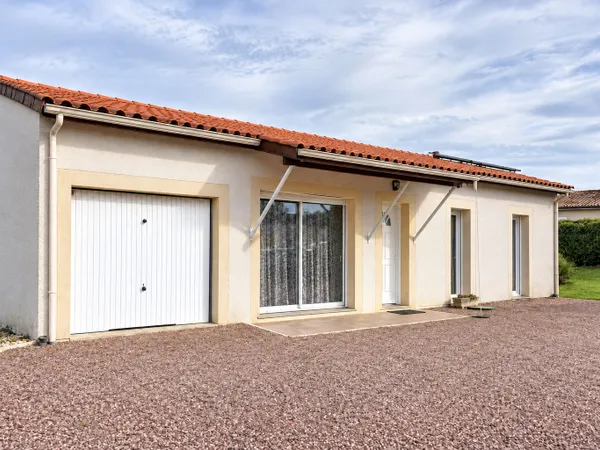 A VENDRE Maison Hautefage La Tour 4 pièce(s) 90 m2
