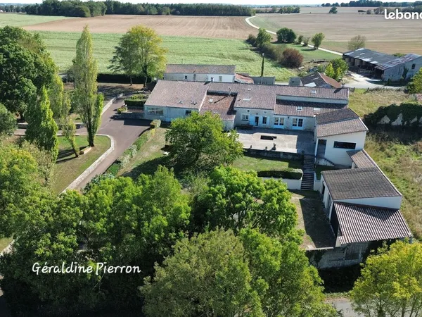 Maison 11 pièces 502 m²