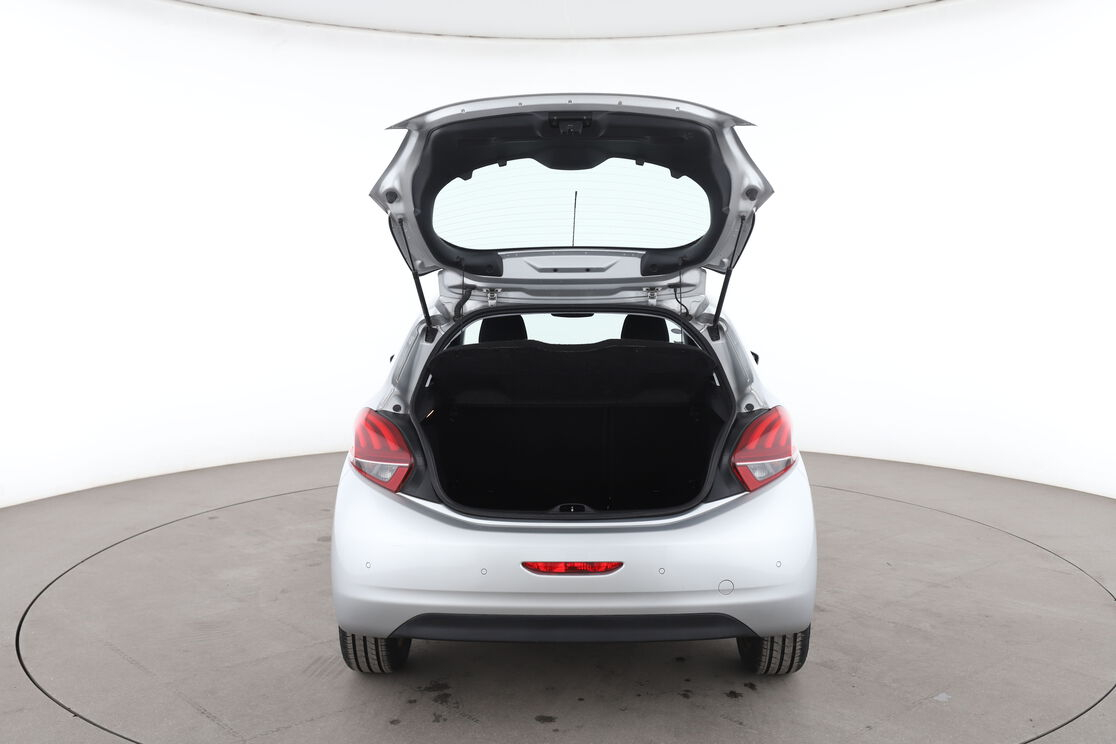 Peugeot 208 1.2 PureTech Allure — photo 15