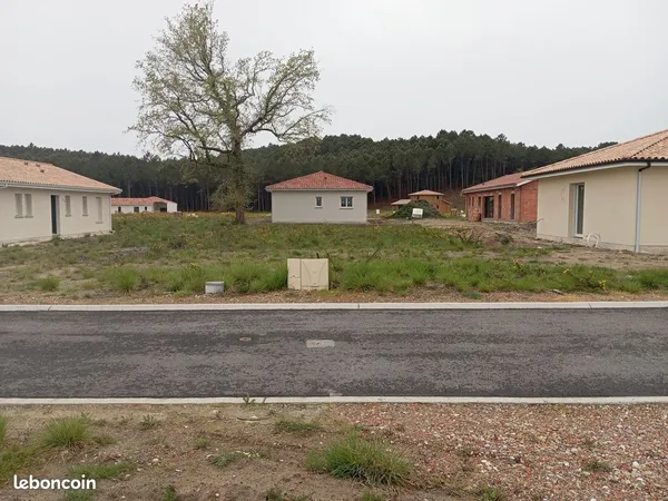 Terrain viabilisé 550 m² avec permis de construire accordé - Vielle-Saint-Girons