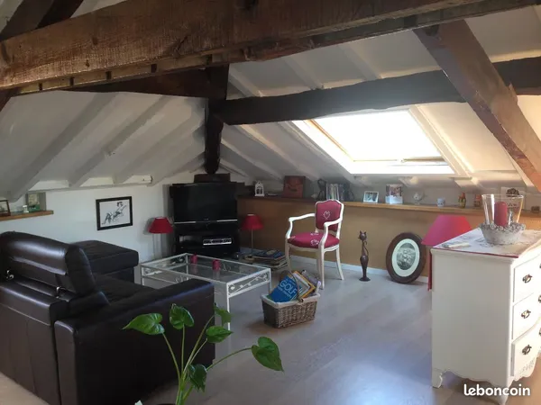 Centre-ville d'HENDAYE location à l'année meublée d'un loft cosy de standing