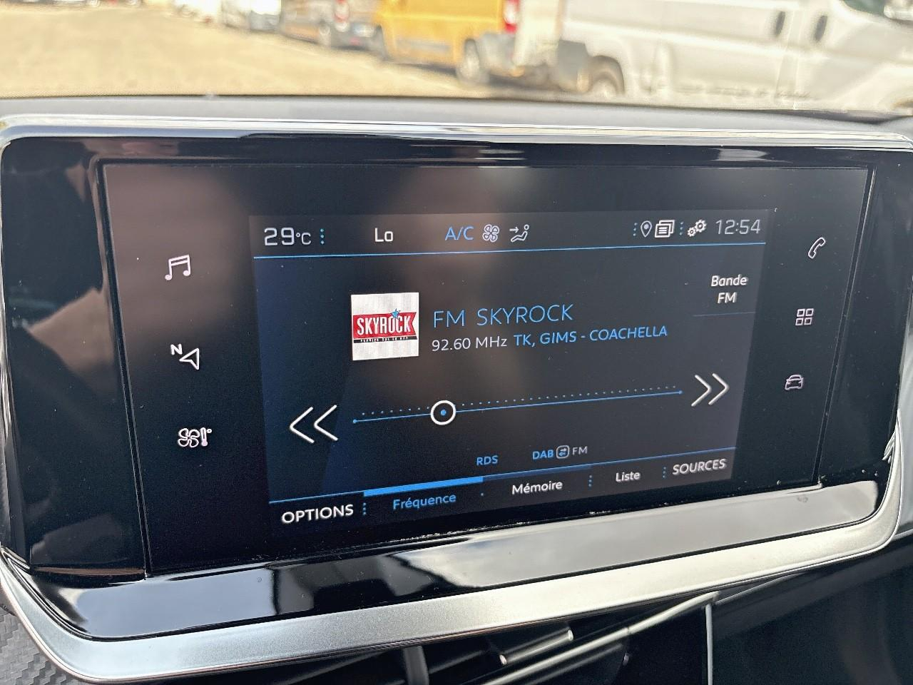 Peugeot 2008 puretech 130 s&s bvm6 allure — photo 12