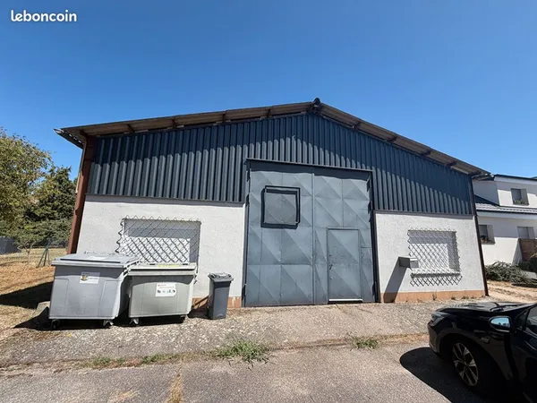 Entrepôt 180 m² CHANTEHEUX