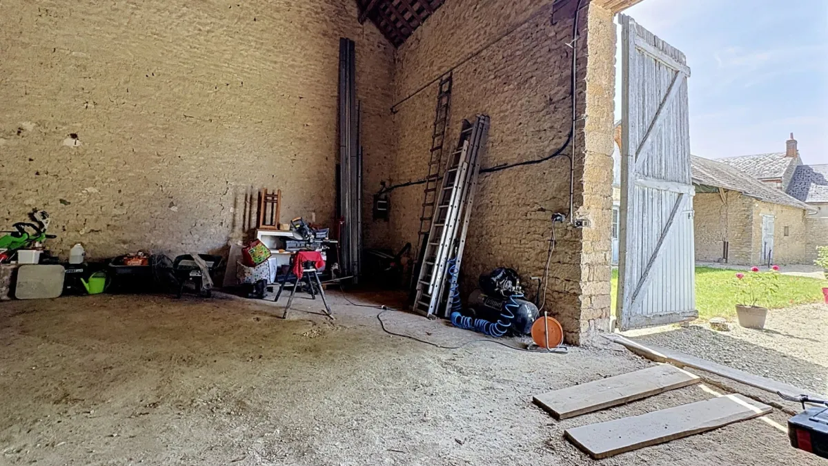 Photo 19