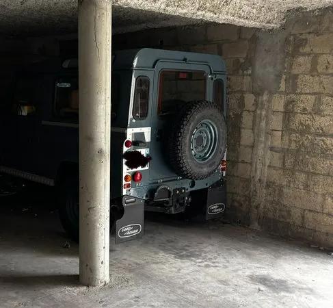 Vend parking couvert, entrée sécurisée, face à l'hôpital Charles Perrens