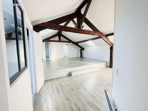 3 pieces 79M2 au sol