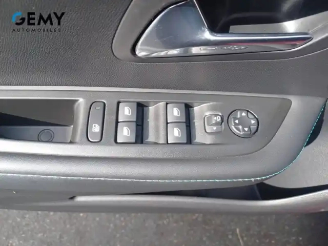 Peugeot 208 electrique 50 kwh 136ch — photo 12