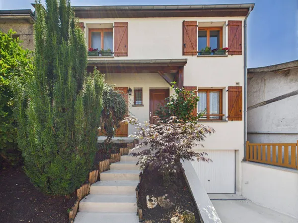 Maison 6 pièces 166 m²