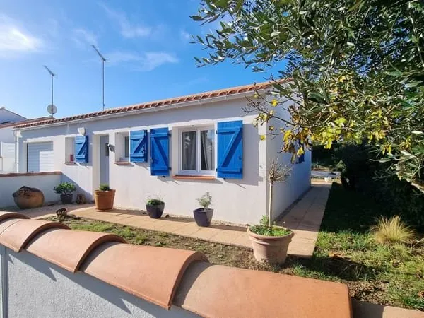 Maison parfaitement entretenue 2 chambres + garage