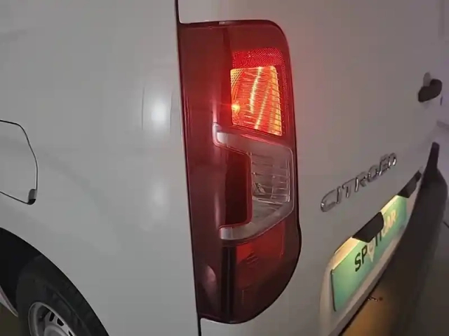 Citroën Berlingo van m diesel 100 ch manuelle — photo 17