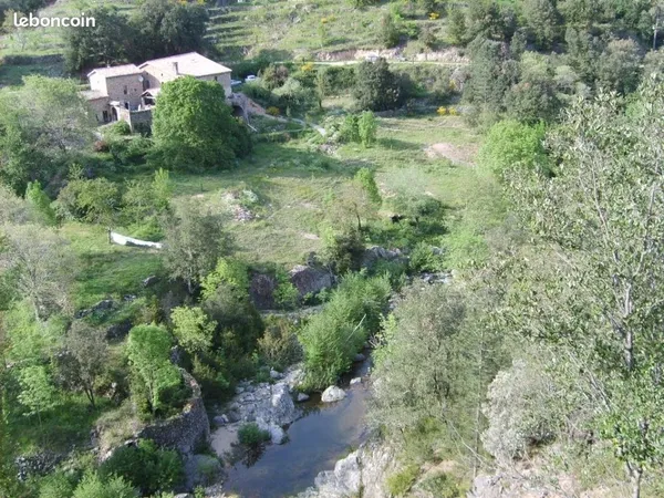 Loue Maison meublée 39 m2 + terrasse Joannas sud Ardèche à l'année possibilité au dans petit hameau 