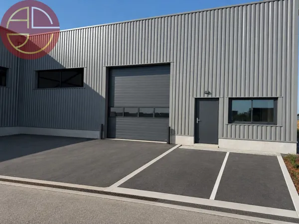 Entrepôt 3 pièces 248 m²