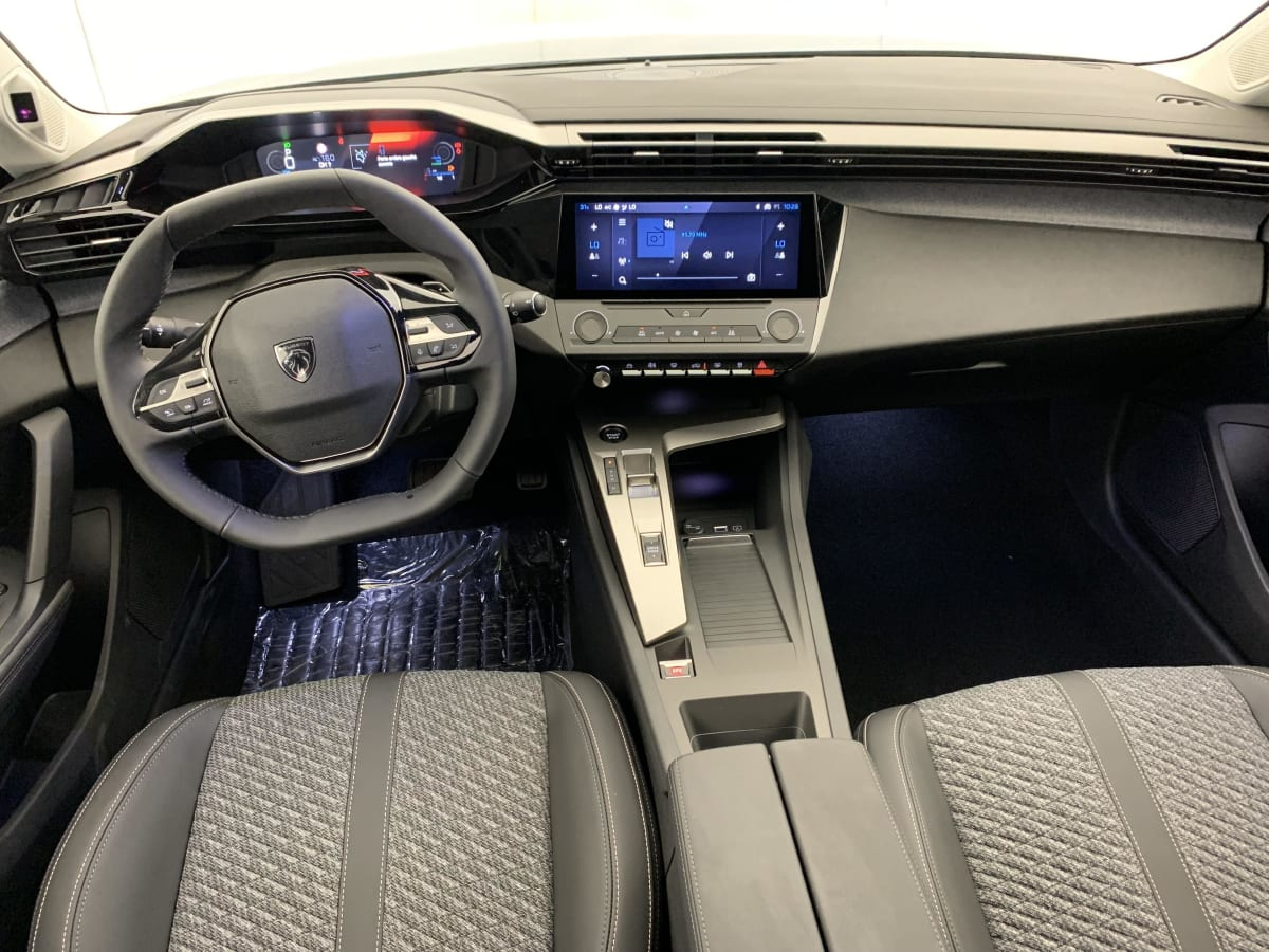 Peugeot 308 — photo 13