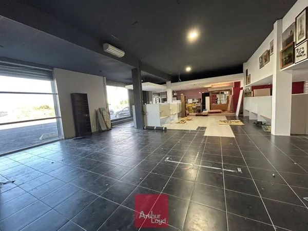 Local commercial 580 m²