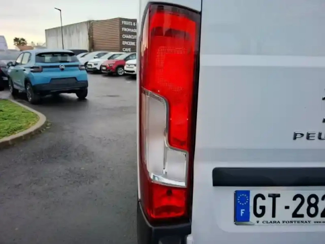 Peugeot Boxer tole 3.3 t l2h2 bluehdi 140 s&amp;s bvm6 — photo 17