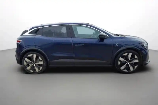 Renault Megane e-tech ev40 130ch standard charge — photo 6