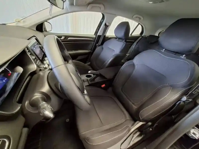 Renault Megane mégane iv berline blue dci 115 edc - 20 — photo 18