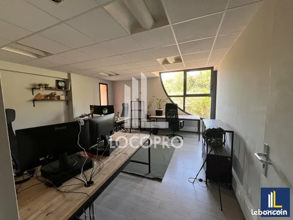Bureaux 286 m²