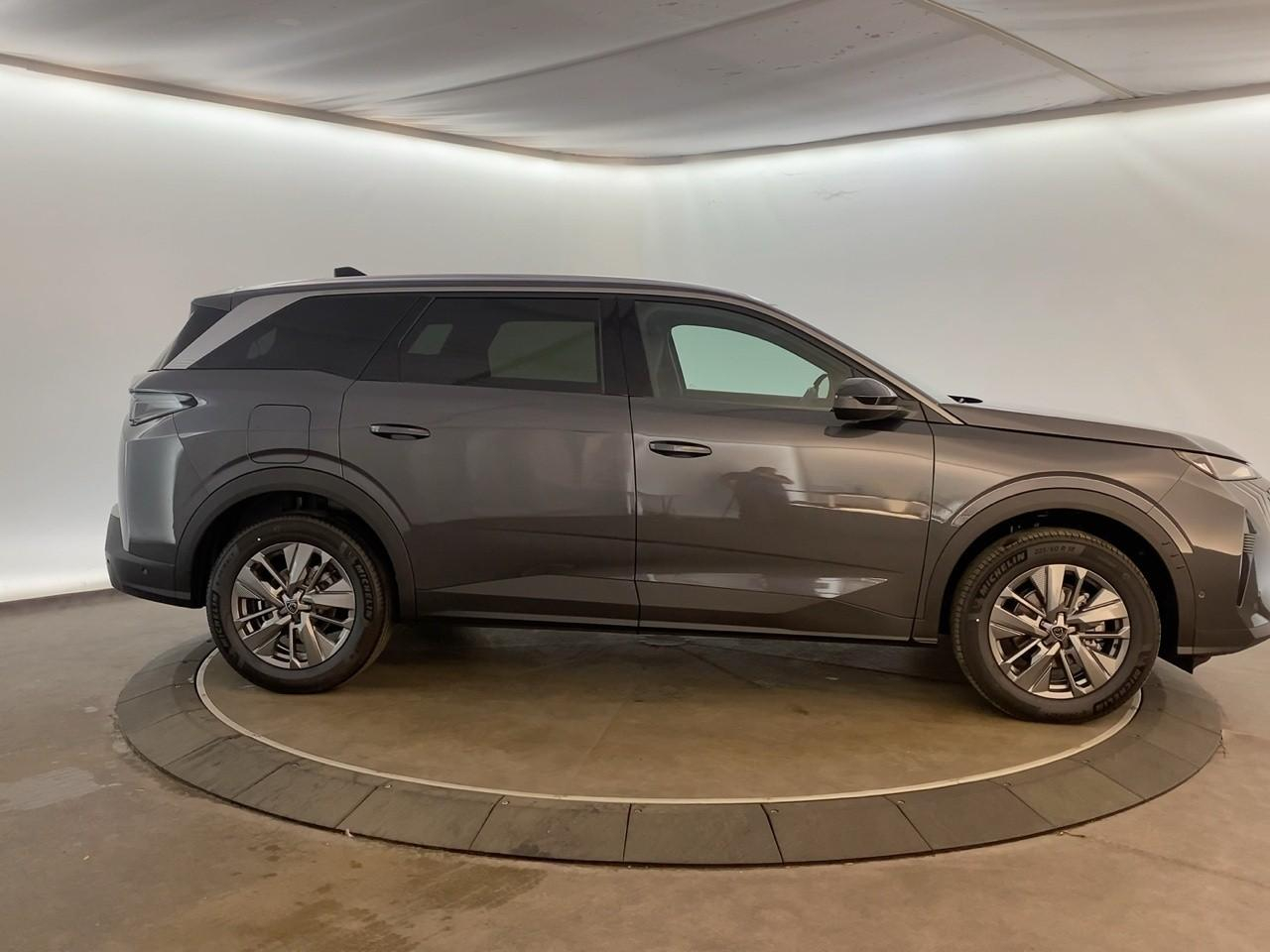Peugeot 5008 hybrid 145 ch e-dcs6 allure — photo 4