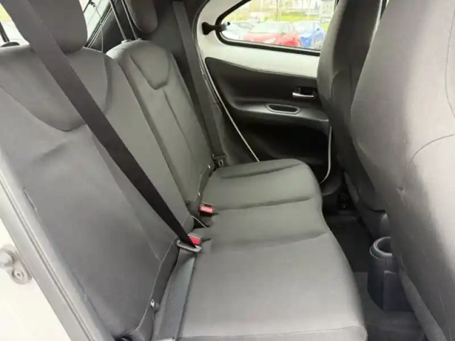 Toyota Aygo 1.0 vvt-i 72 dynamic — photo 17