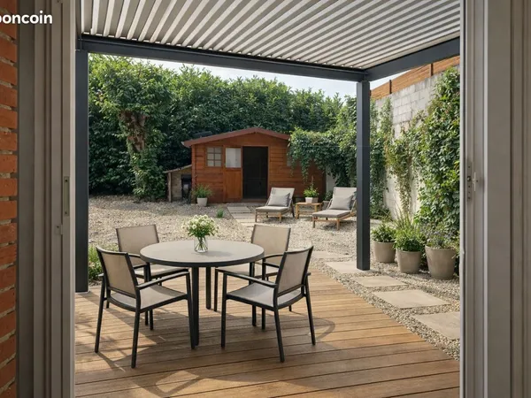 Appartement 65 m² + jardin privatif de 179 m² + dépendance + 2 parkings