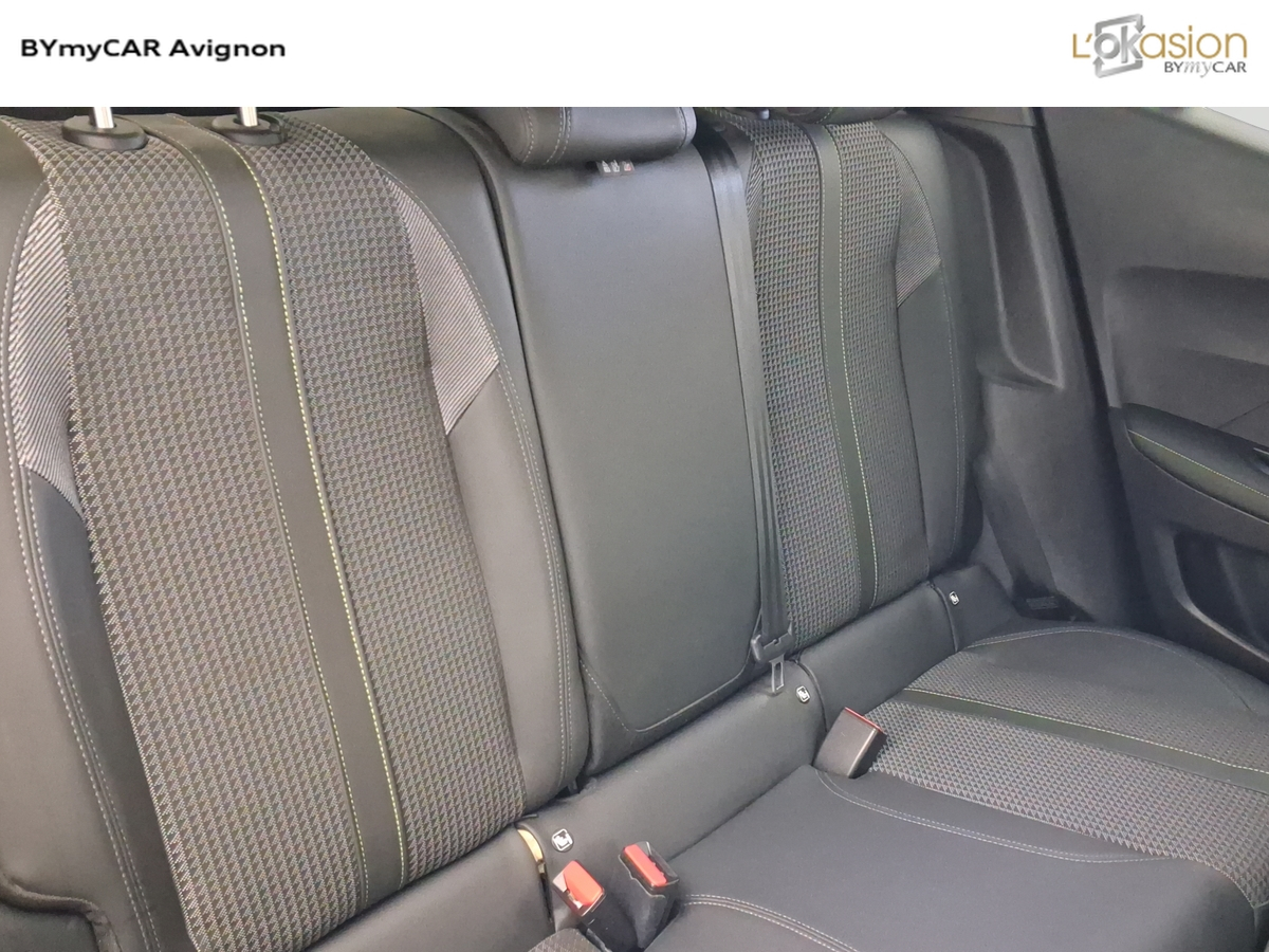 Peugeot 2008 PureTech 130 S&amp;S EAT8 — photo 26