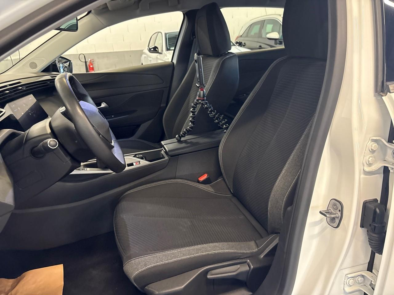 Peugeot 308 puretech 110ch s&s bvm6 active pack — photo 11