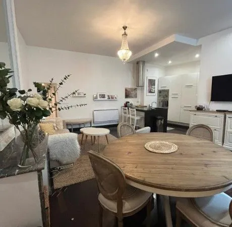 Montpellier Écusson - T3 traversant de 74 m² - 239 000 FAI