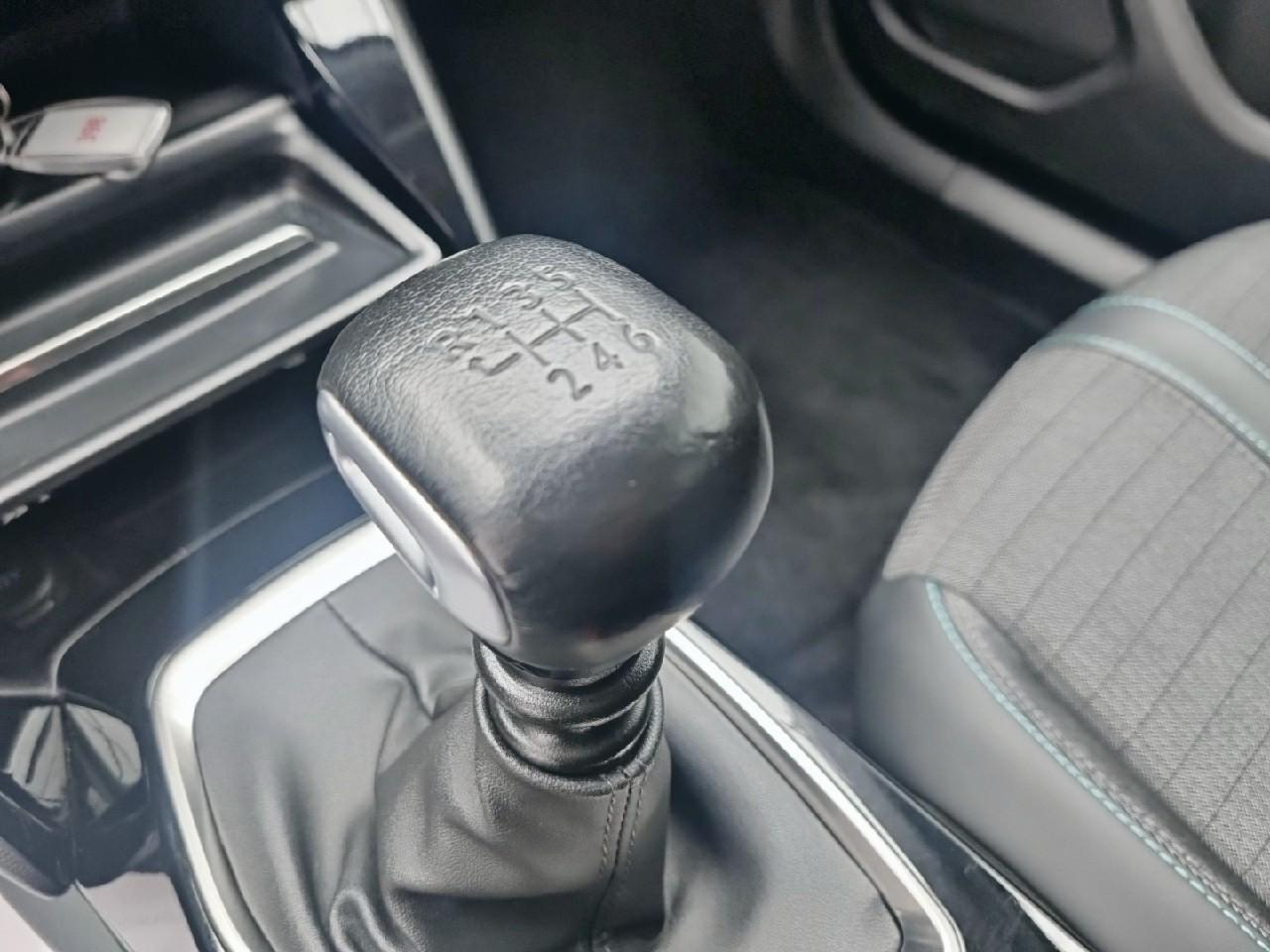 Peugeot 2008 bluehdi 110 s&s bvm6 allure — photo 17