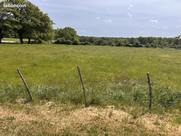 Terrain 4780 m² Prissac