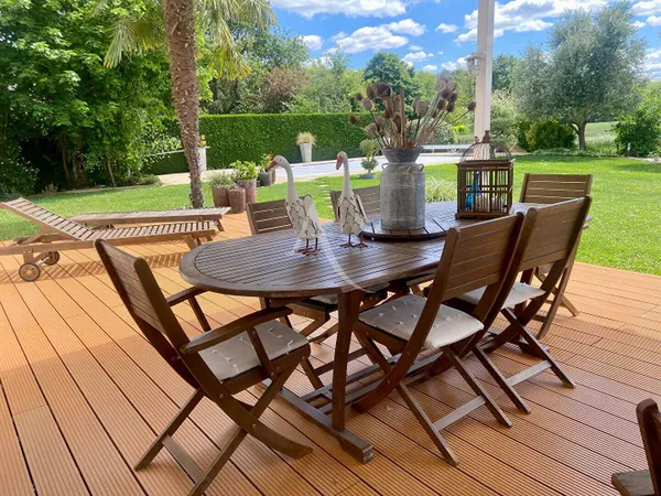 Maison 7 pièces 235 m²