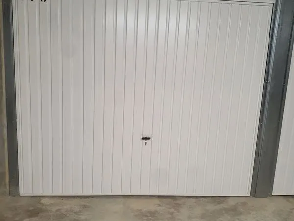 Garage / Box 15m² aux accates
