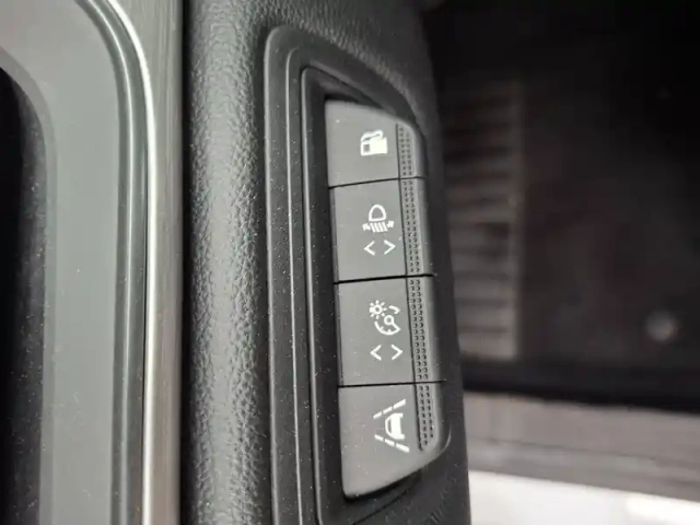 Renault Captur e-tech plug-in 160 — photo 13