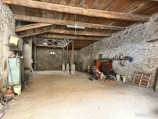 Bâtiment 1 pièce 182 m²