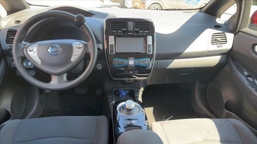 Nissan Leaf 109 24kWh - Acenta – 2013 – 94998 km – Électrique – Boîte Automatique — photo 19