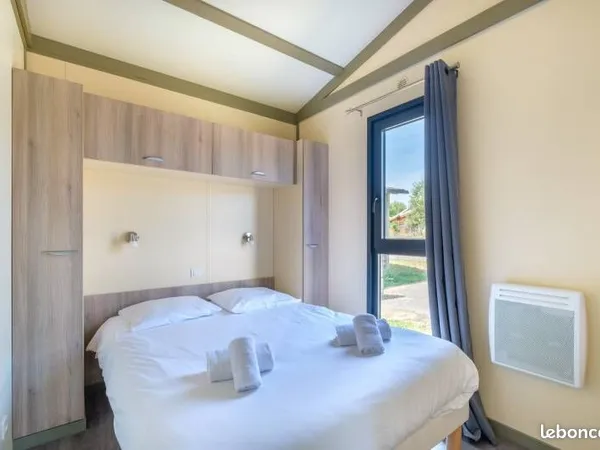 Location : Chalet 3 chambres face au lac - Spa, terrasse, charges incluses